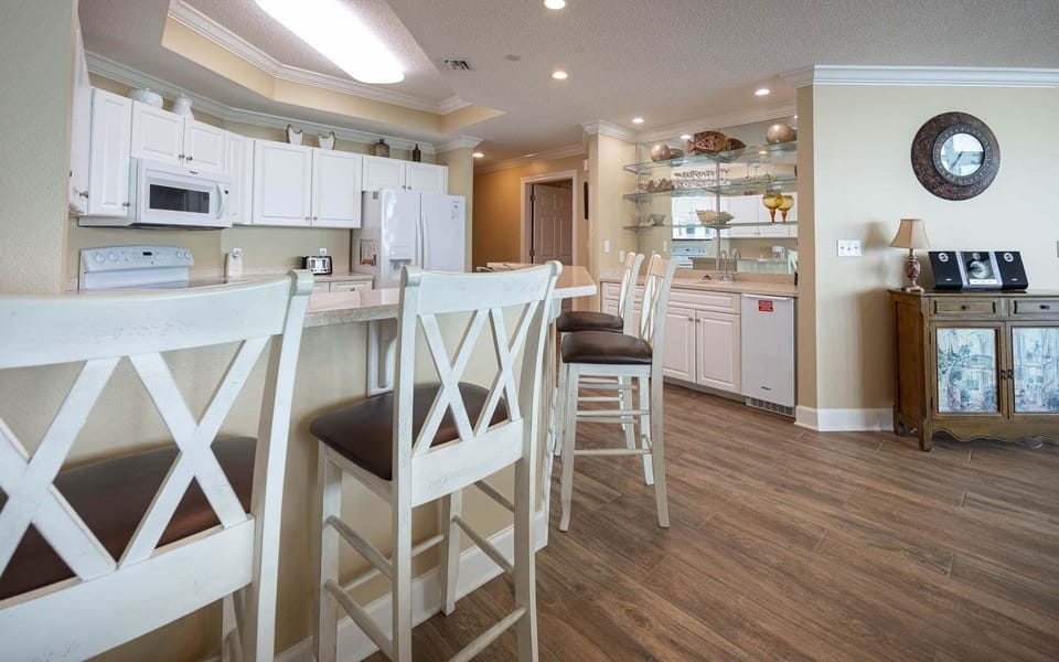 Condo, 3 Bedrooms | Dining