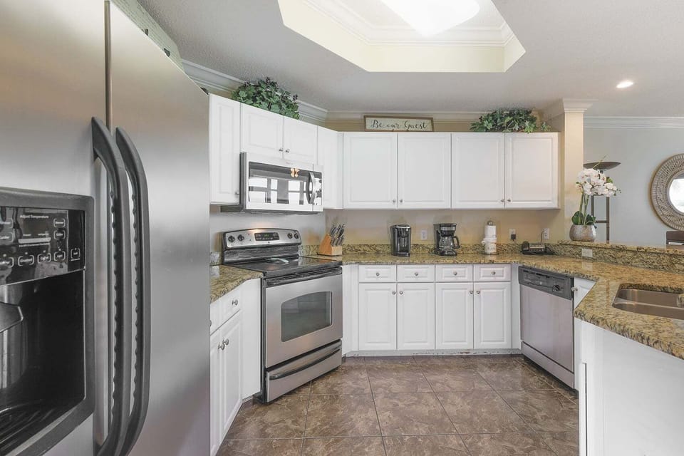 Condo, 3 Bedrooms | Private kitchen | Coffee/tea maker, fridge, oven