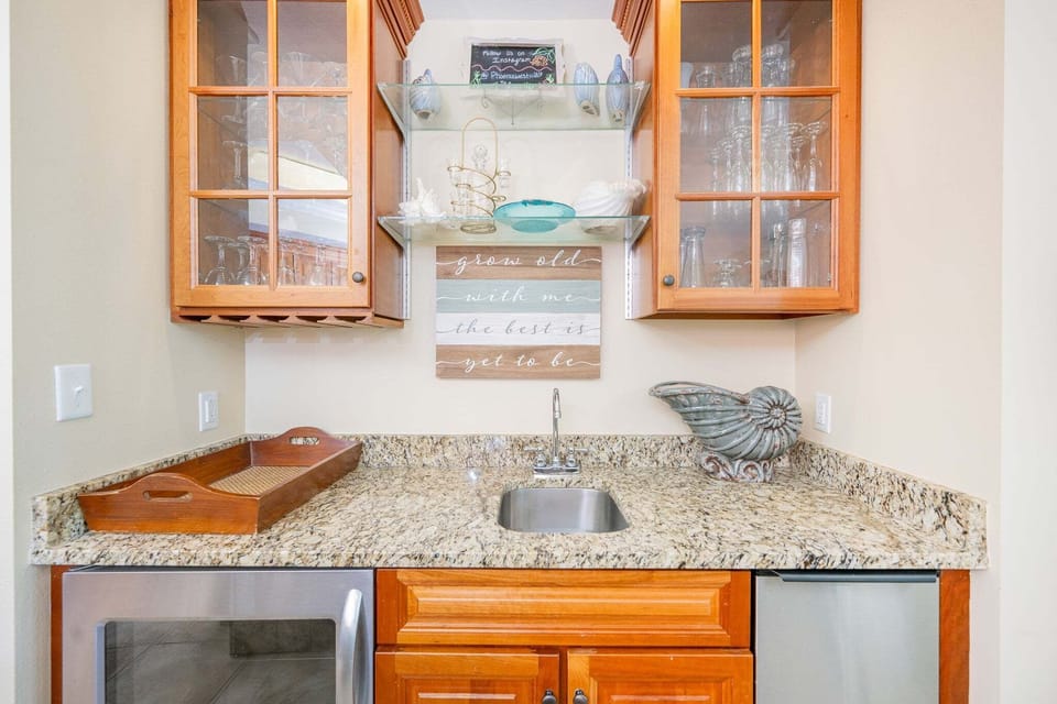 Condo, 3 Bedrooms | Interior