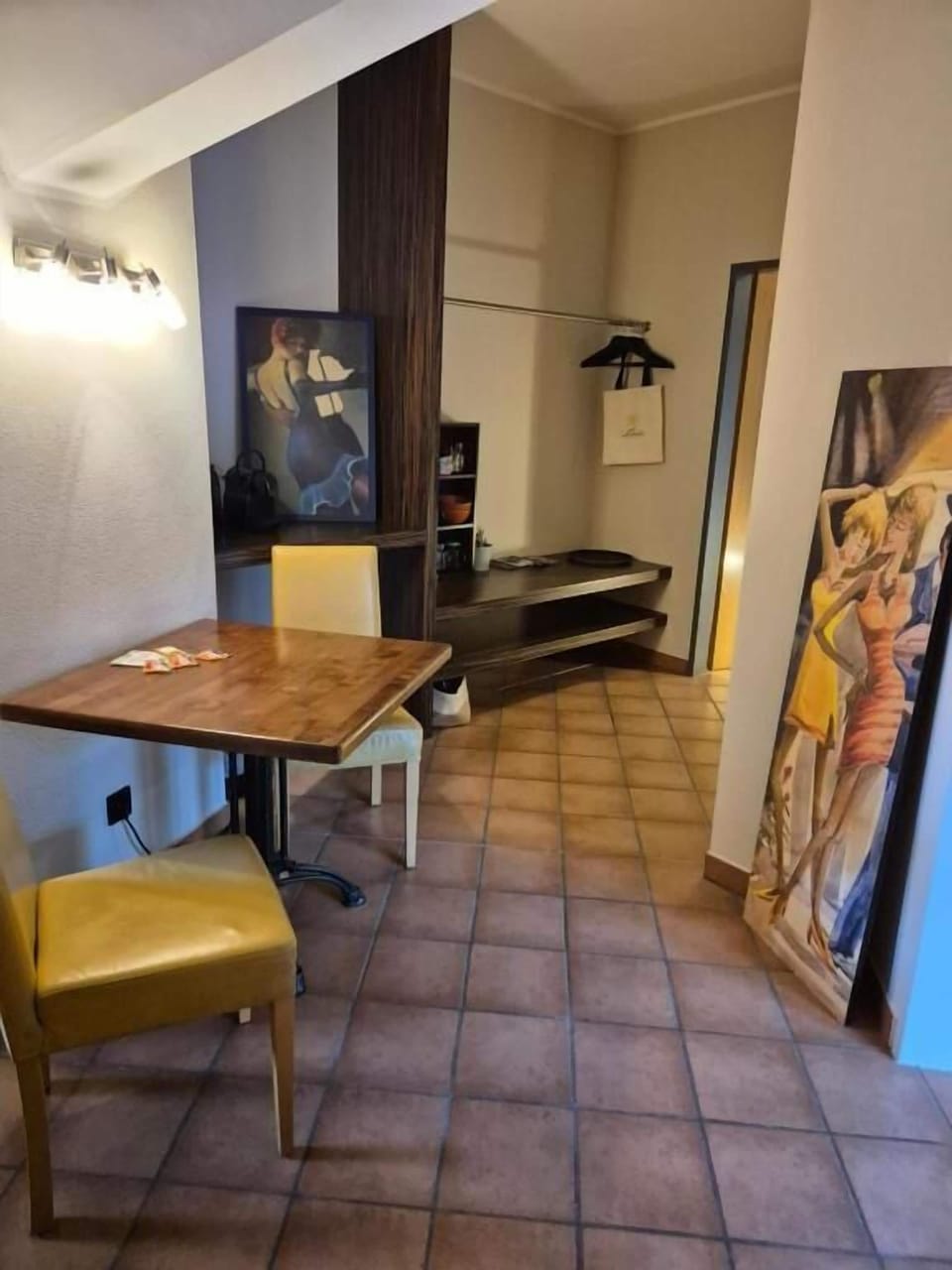 Condo, 2 Bedrooms, Balcony, Courtyard View | Interior