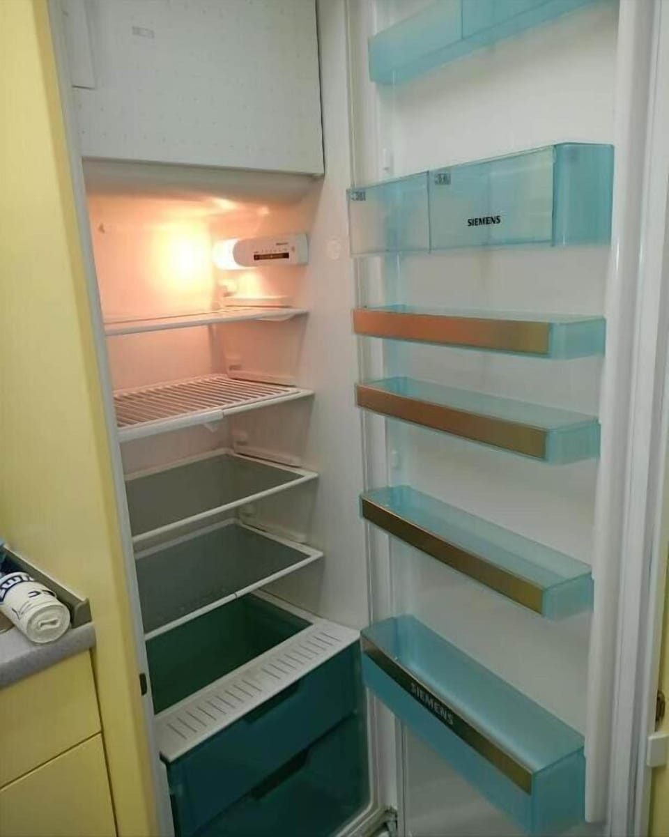 Double Room | Private kitchen | Fridge, microwave, oven, stovetop