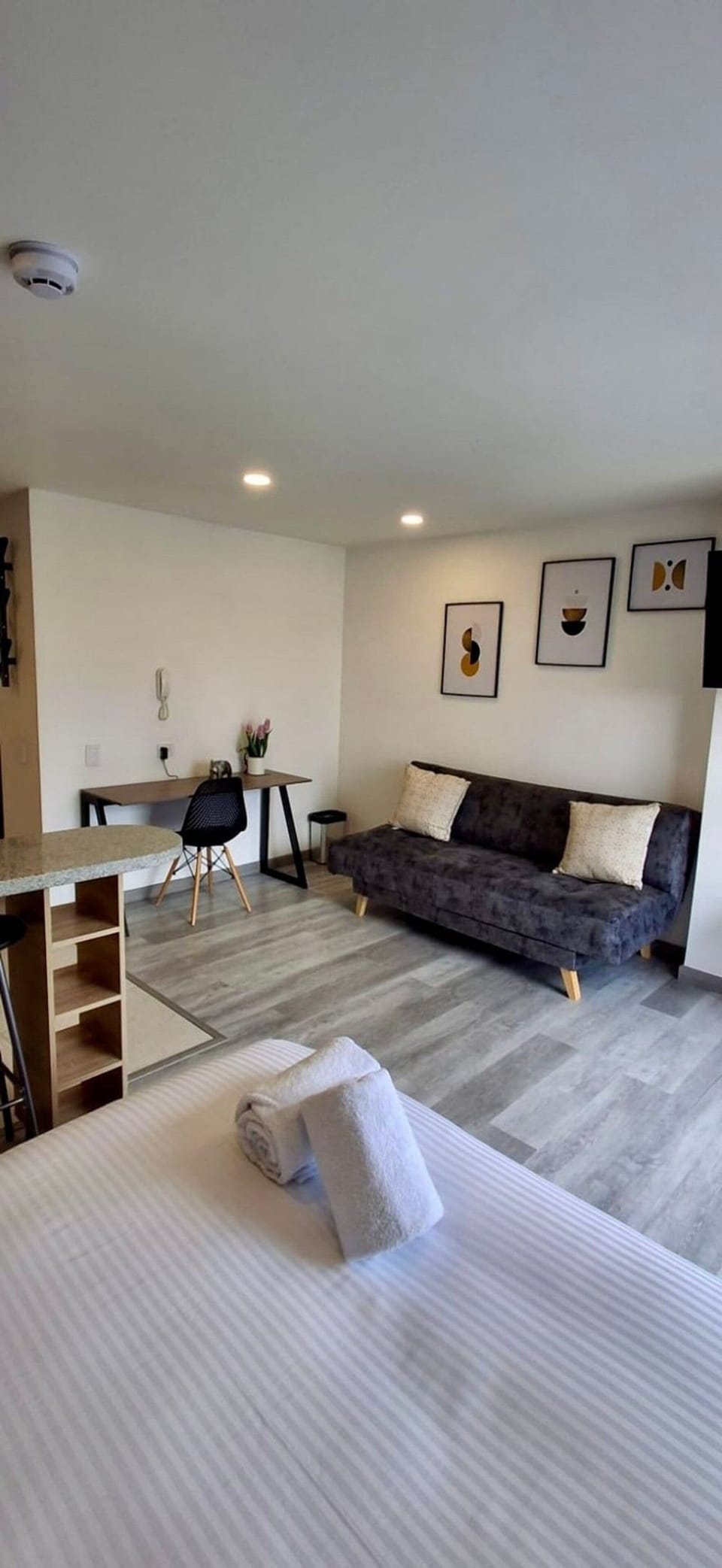 Apartment | Living area | Flat-screen TV