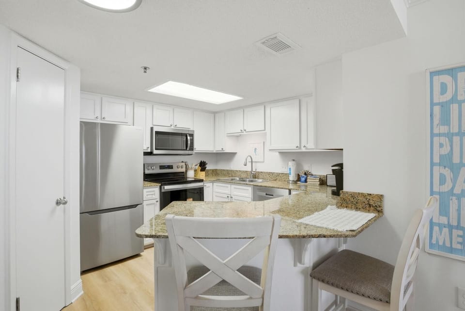 Condo, Multiple Beds (Phoenix 6 909) | Private kitchen