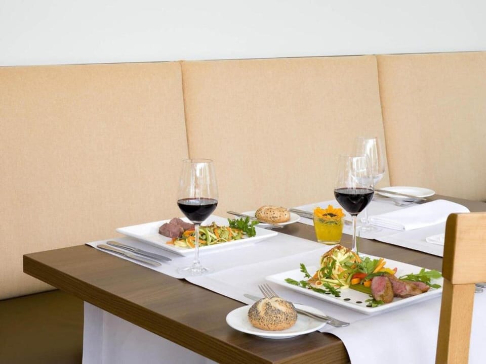 Apartment | Dining