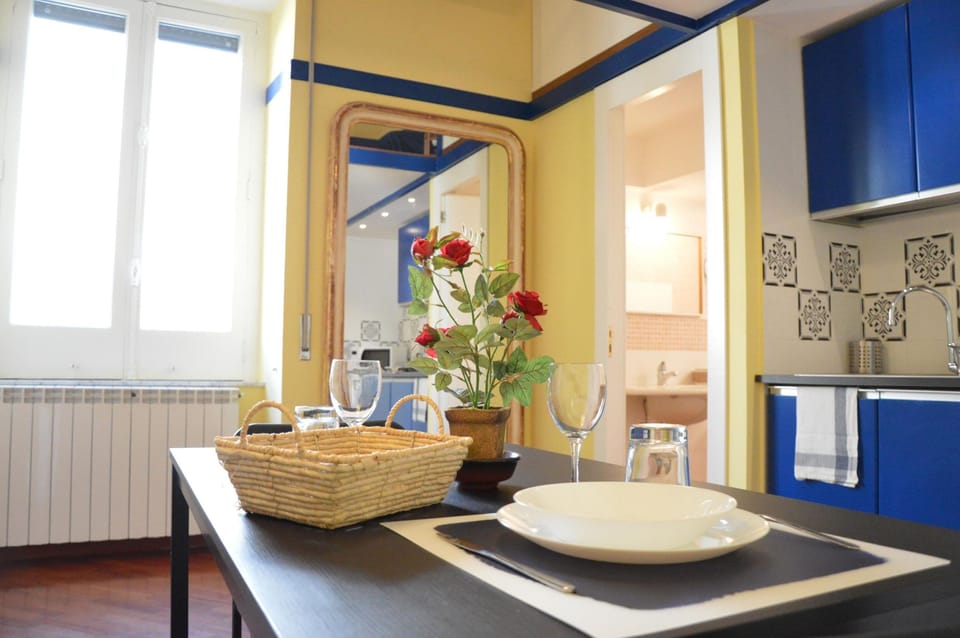 Junior Duplex | Living area | 32-inch flat-screen TV with satellite channels, TV