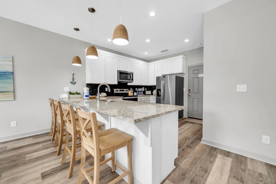 House, Multiple Beds (Sandy Shores) | Private kitchen