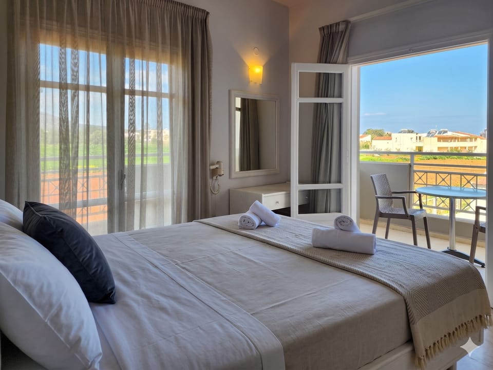 Deluxe Double Room | In-room safe, blackout drapes, free WiFi