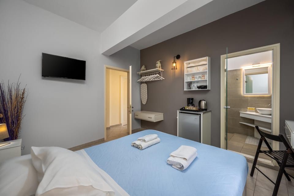 Double Room (2) | Blackout drapes, soundproofing, iron/ironing board