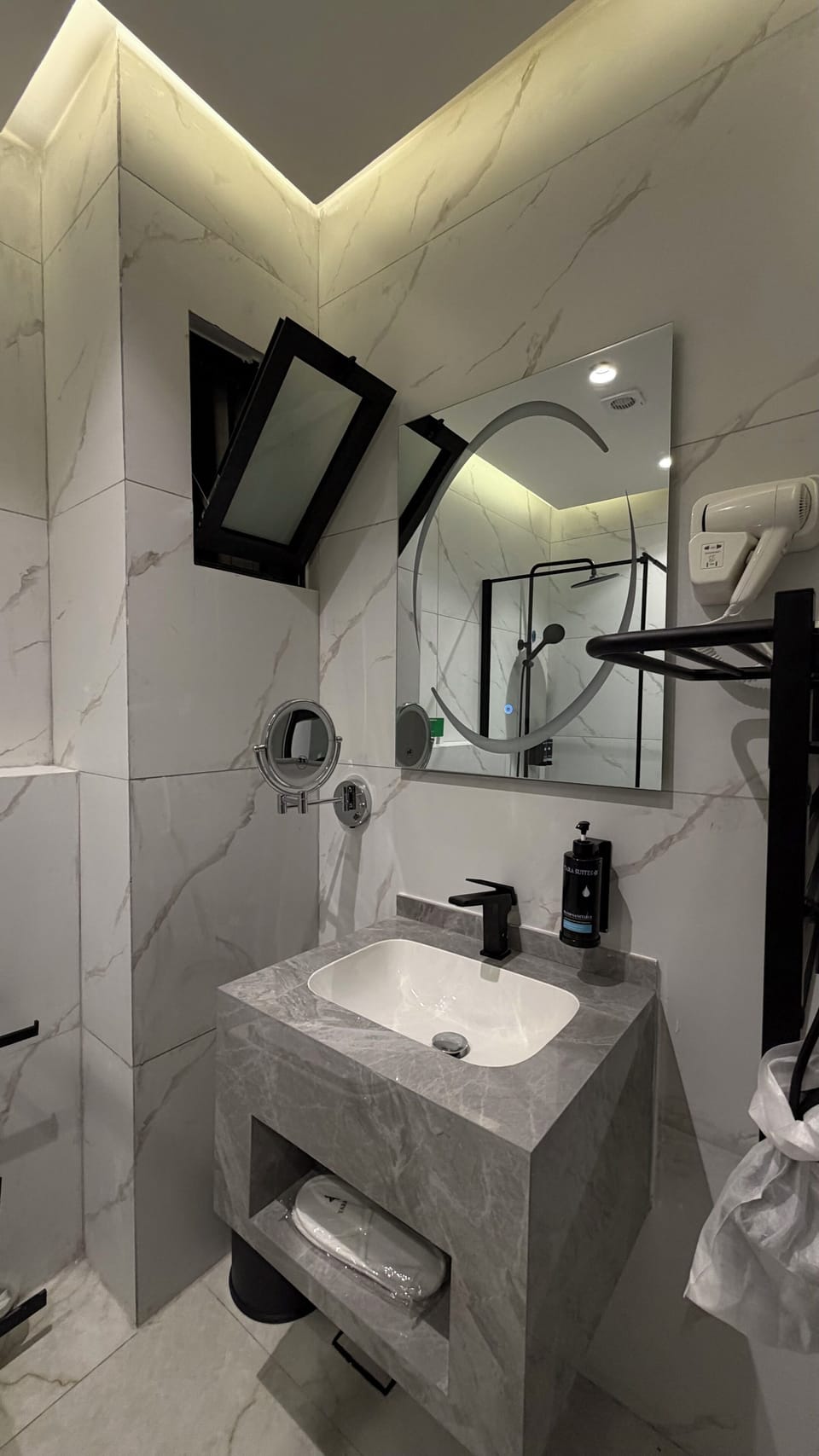 001 Tara-jre Jabal Al Lweibdeh With Stunning View Apartment in Africa