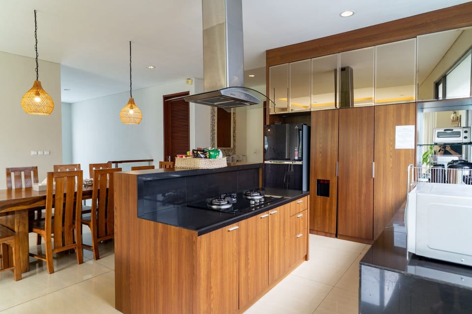 Executive Villa, 5 Bedrooms, Hill View | Private kitchen | Full-size fridge, microwave, oven, stovetop