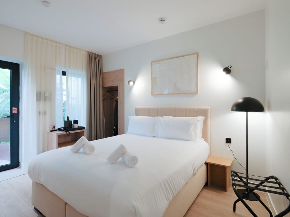 Standard Double Room | Free WiFi, bed sheets