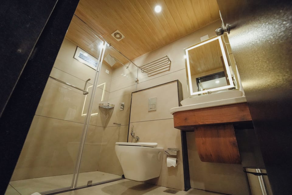 Shower, free toiletries, hair dryer, towels