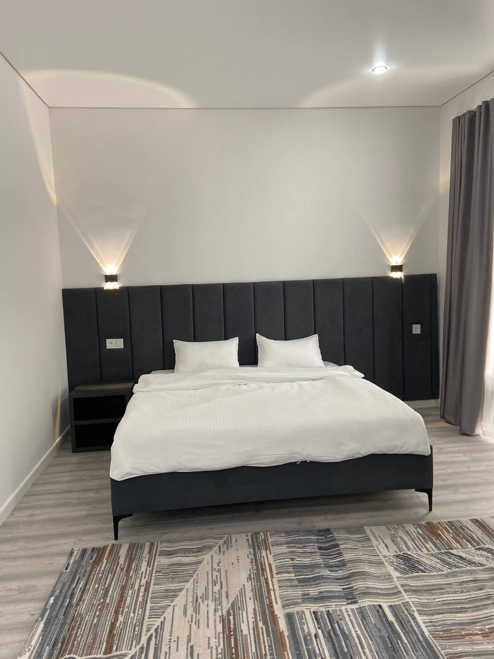 Deluxe Suite, Mountain View | Laptop workspace, blackout drapes, iron/ironing board, free WiFi