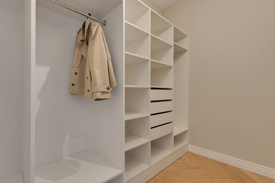 Classic Apartment, 1 Bedroom | Wardrobe