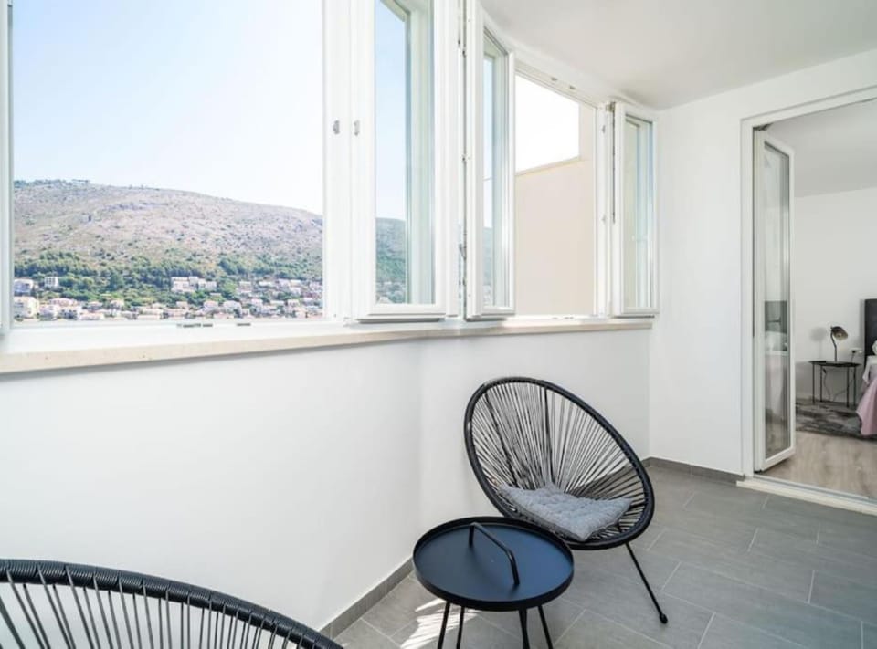 Apartment (One Bedroom Apartment with Balcony) | Balcony
