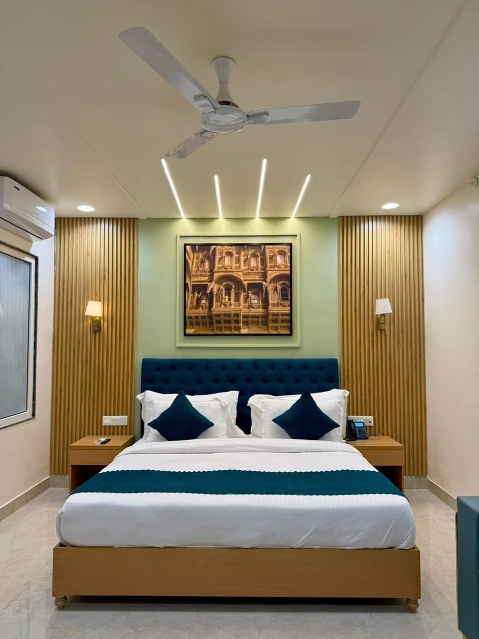 Desk, free WiFi, bed sheets