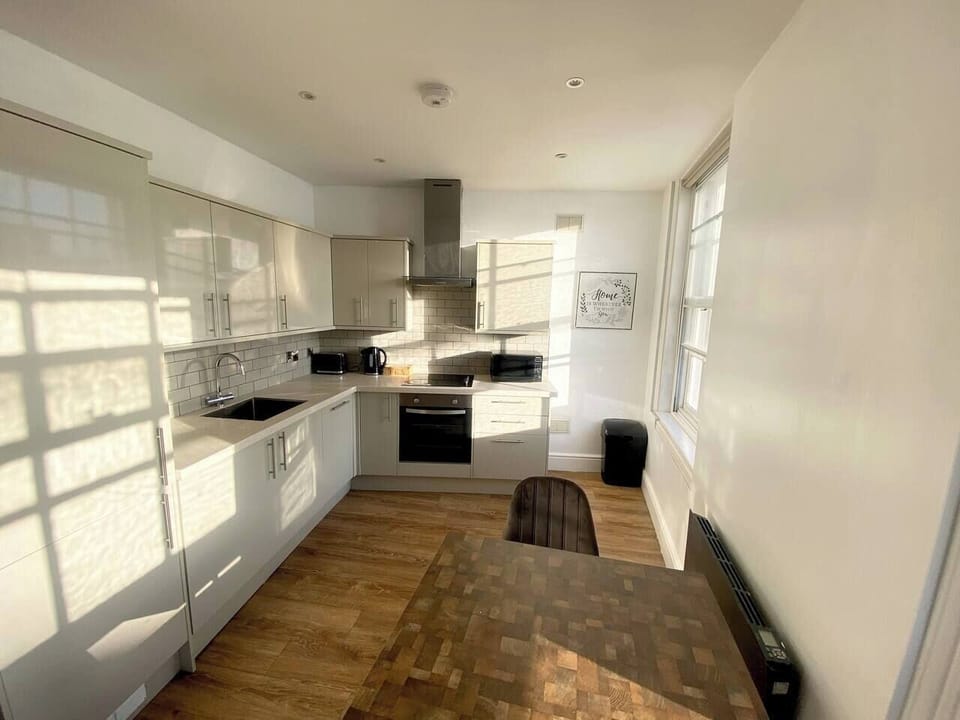 Apartment, 1 Bedroom, City View | Interior