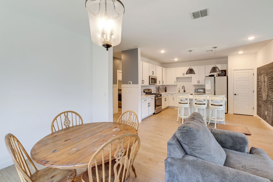 House (2 Bedrooms) | Interior
