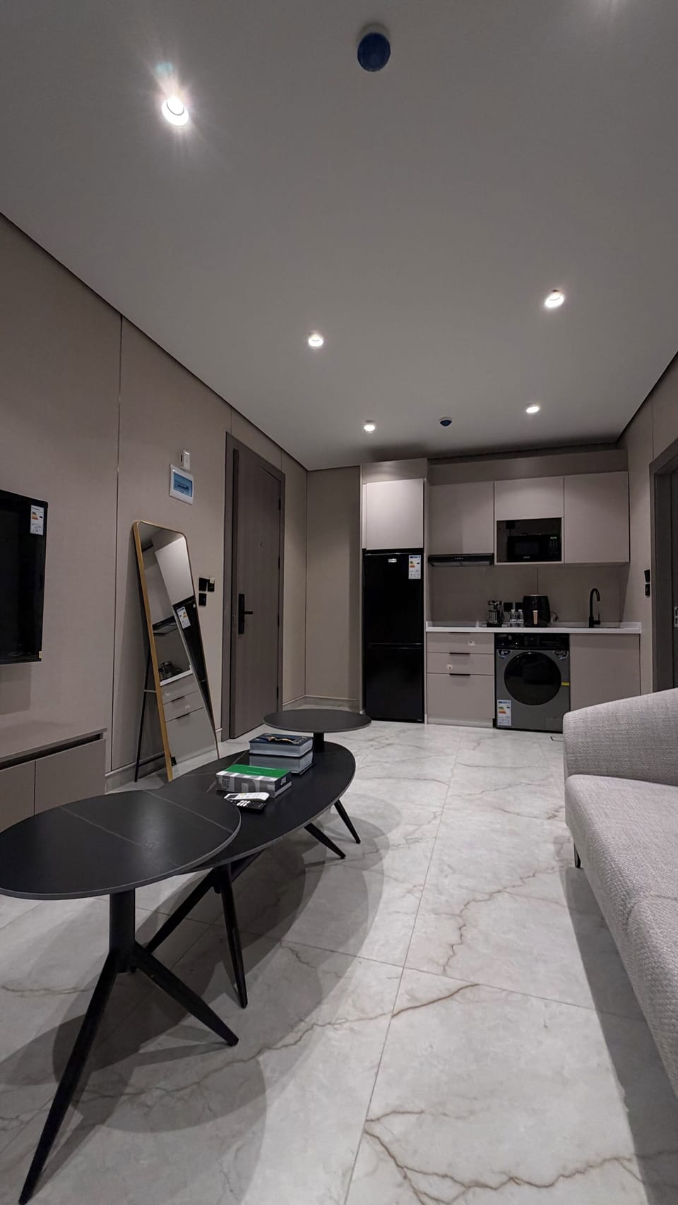 Apartment, 1 Bedroom, Accessible, Smoking | Living room