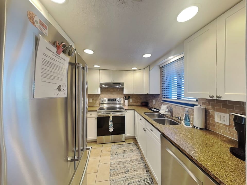 Condo (3 Bedrooms) | Property amenity