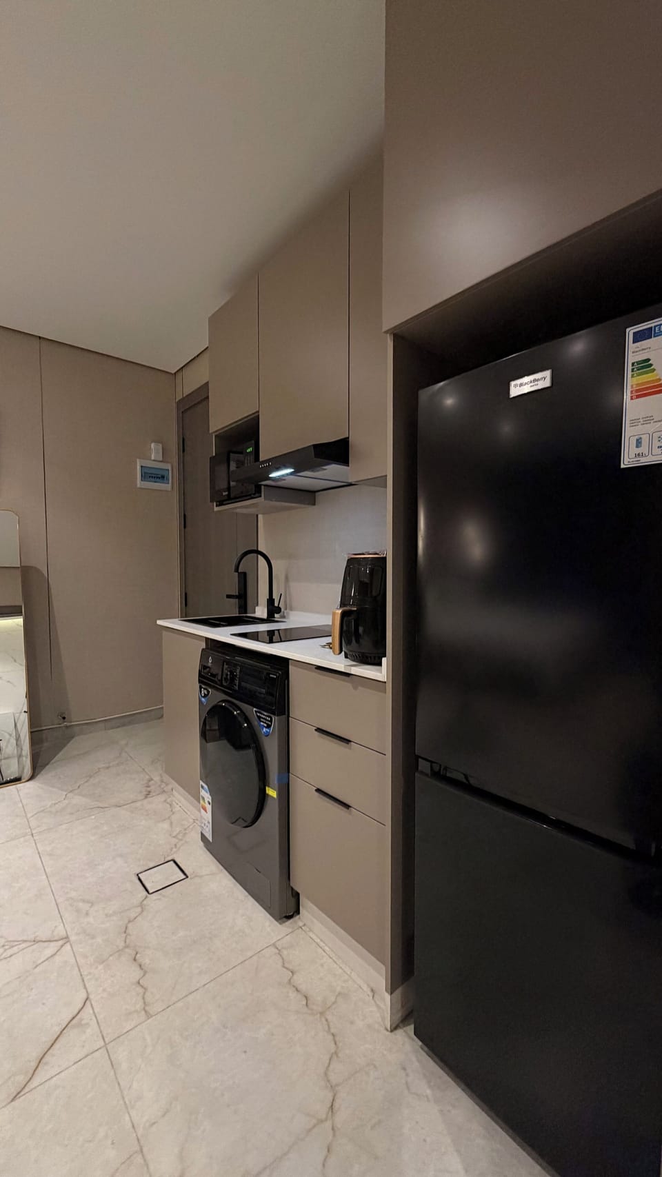 Apartment, 1 Bedroom, Accessible, Smoking | Private kitchen