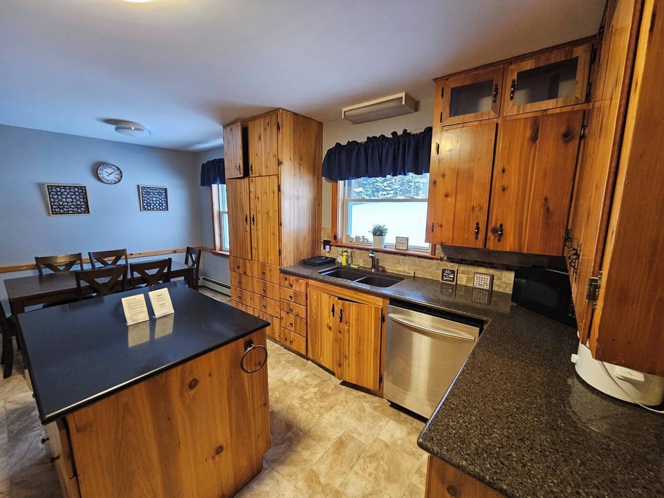 House, 4 Bedrooms, Smoking, Patio | Interior