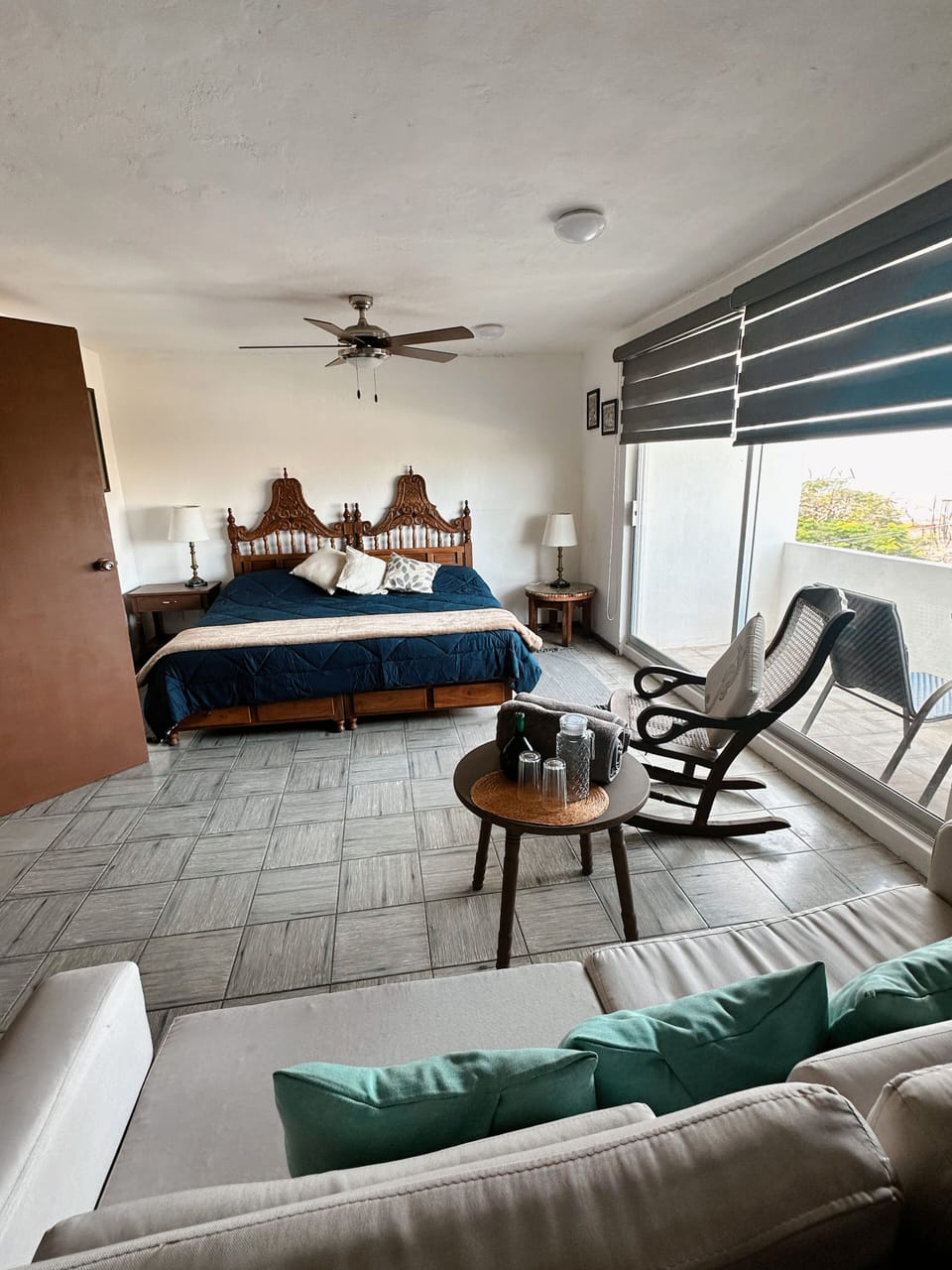 Deluxe Double Room, Balcony, Sea View | Free WiFi, bed sheets