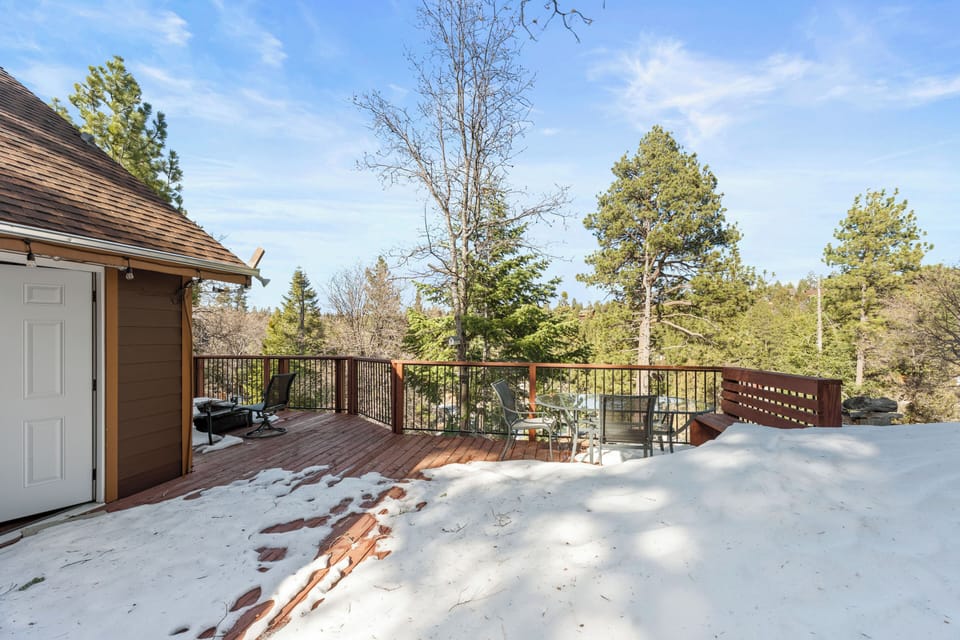 Basic Cabin, Mountain View | Terrace/patio