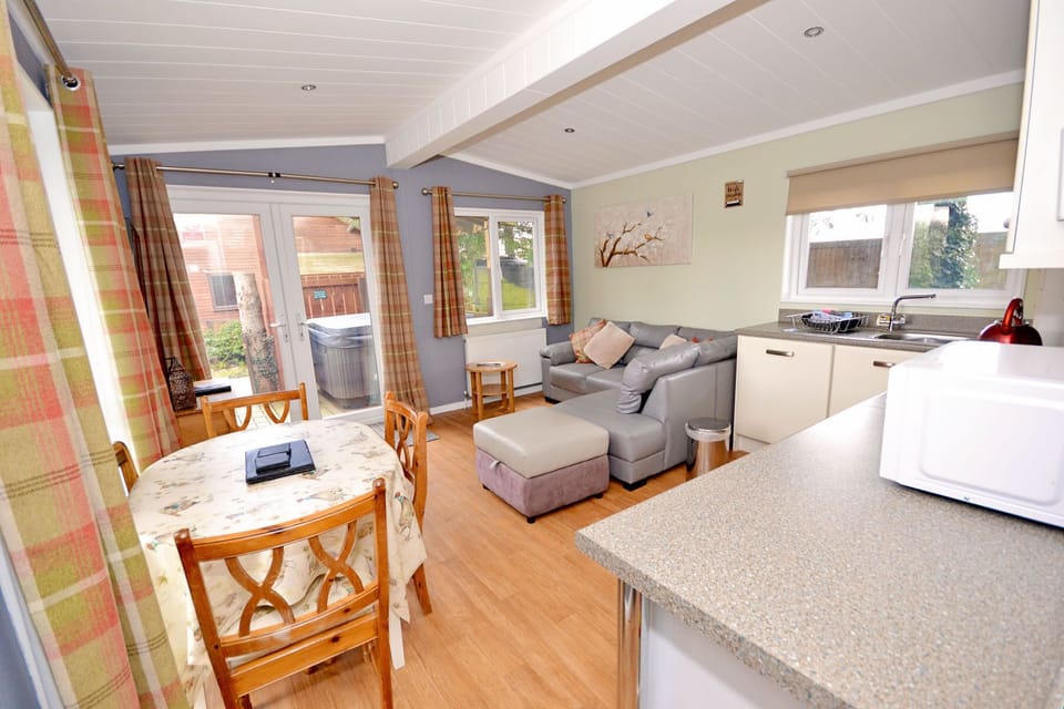 Family Chalet, 2 Bedrooms | Living area | TV