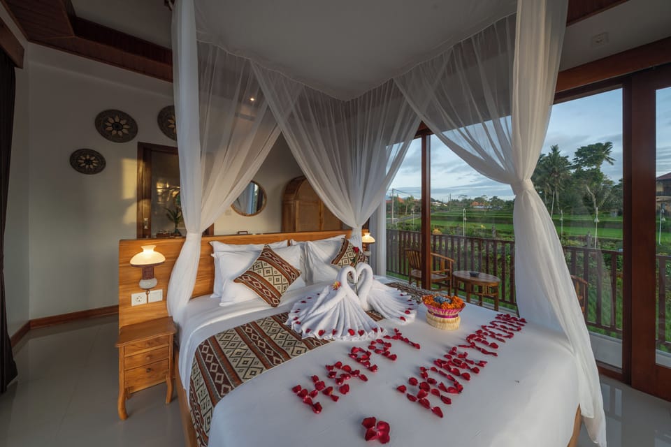 Luxury Villa, 1 King Bed, Private Pool, Courtyard View | Desk, free WiFi, bed sheets