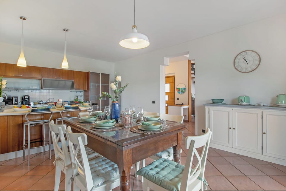 Family Apartment, 4 Bedrooms, Balcony (Villa Adriana Capalbio) | Dining