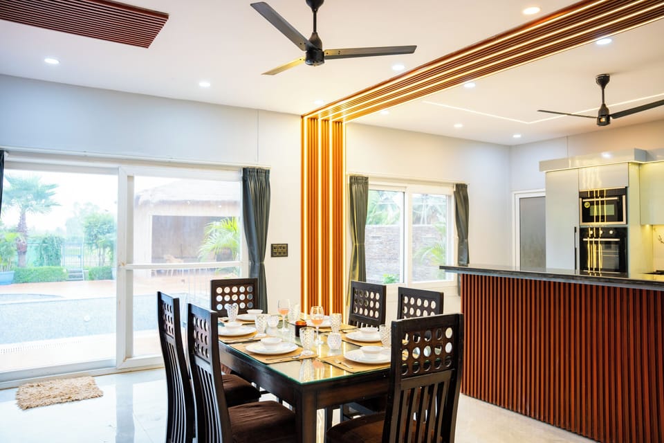 Luxury Villa | Dining