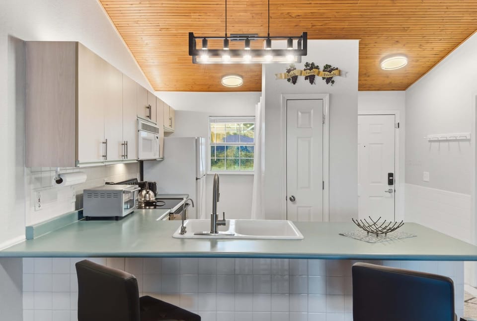 Condo, Multiple Beds, Balcony (Branson Breeze Escape) | Private kitchen