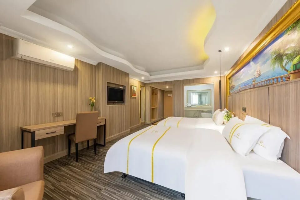 Family Twin Room | Laptop workspace, free WiFi
