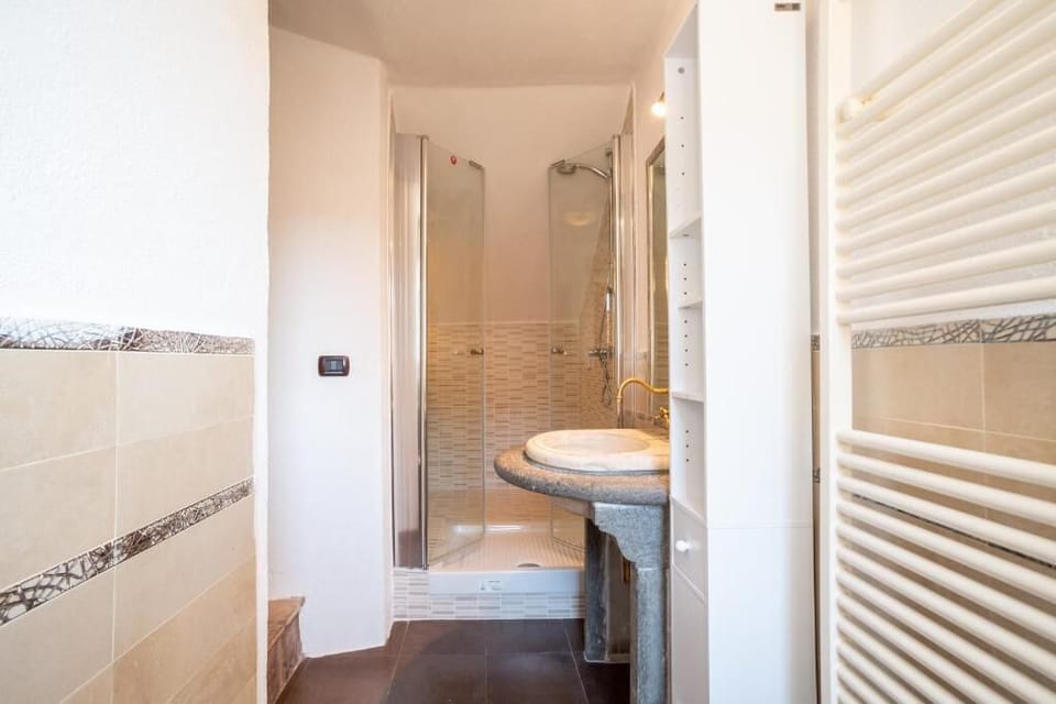 Comfort Apartment | Bathroom
