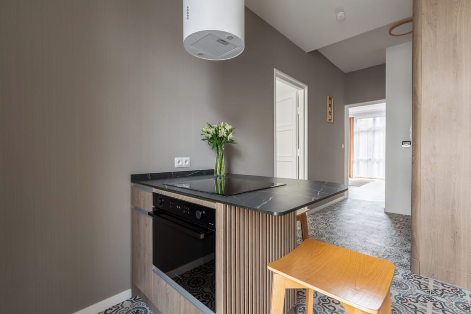 Apartment | Private kitchen | Griddle, freezer, kitchen islands