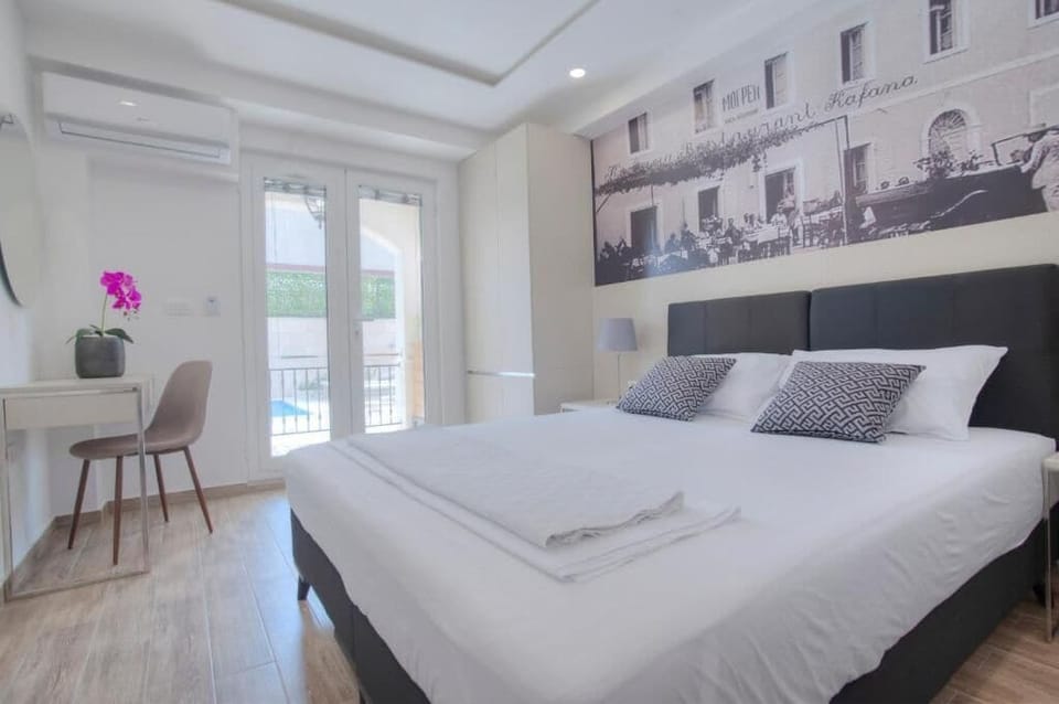 Standard Studio | In-room safe, free WiFi