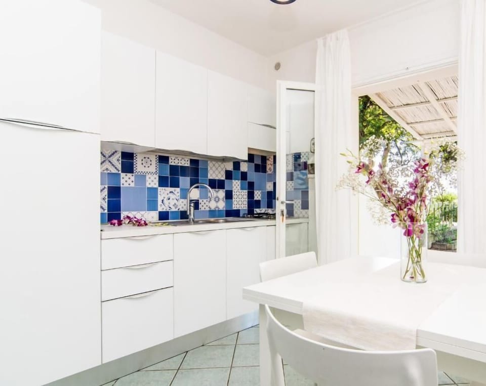 Comfort Apartment, 1 Bedroom, Sea View | Private kitchen