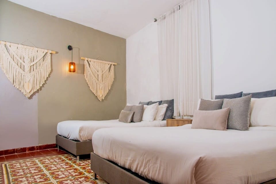 Classic House | Egyptian cotton sheets, premium bedding, down comforters