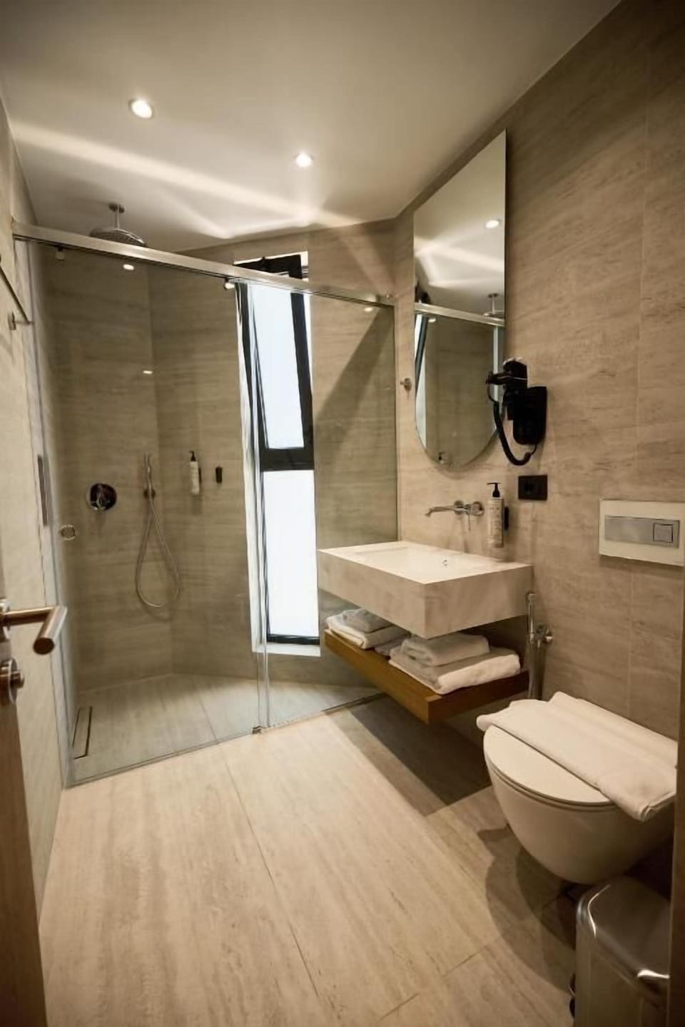 King Suite, Balcony, Sea View and Bathtub | Bathroom | Free toiletries, hair dryer, slippers, towels