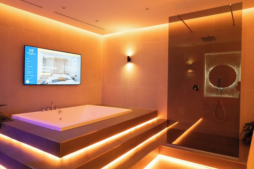 Couples treatment rooms, body treatments, hydrotherapy, aromatherapy