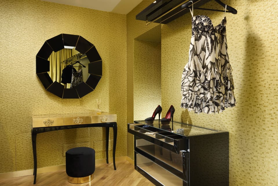 Suite, City View | Premium bedding, down comforters, memory foam beds, minibar