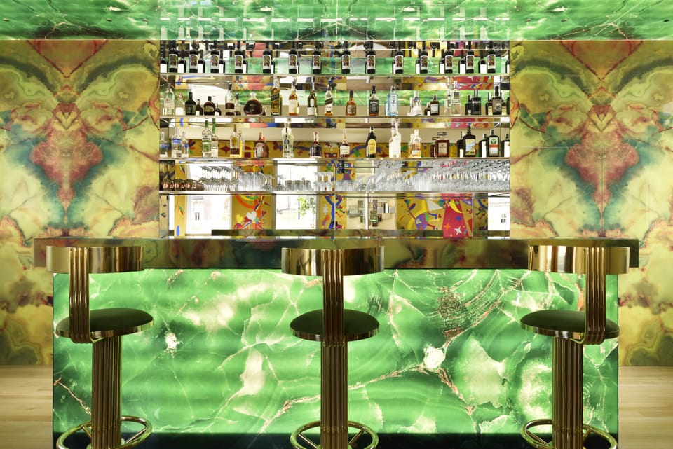 Cocktail bar
