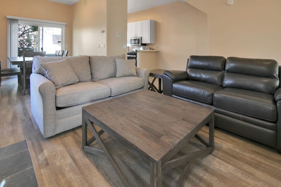 House, Pets Allowed, Park View | Living area