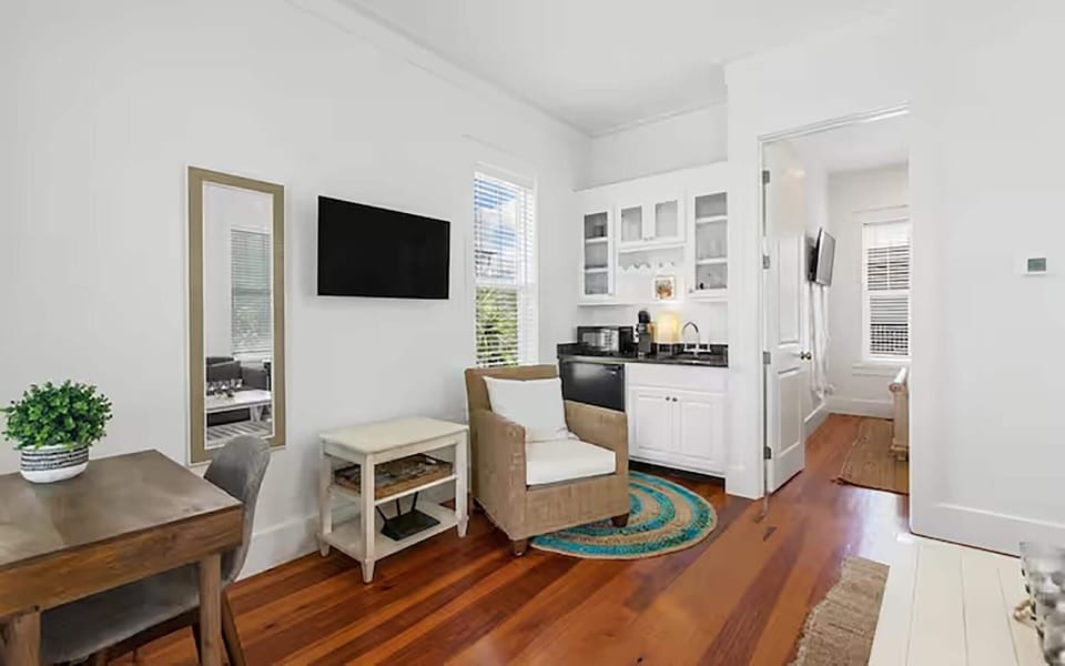 House, 1 Queen Bed with Sofa bed (Fleur de Sea - Carriage House) | Interior
