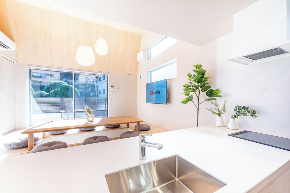 Deluxe House, 3 Bedrooms | In-room dining