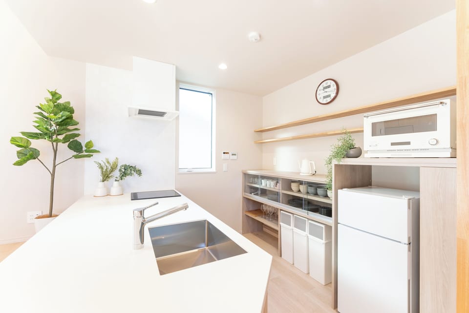 Deluxe House, 3 Bedrooms | Private kitchen | Fridge, microwave, stovetop, toaster