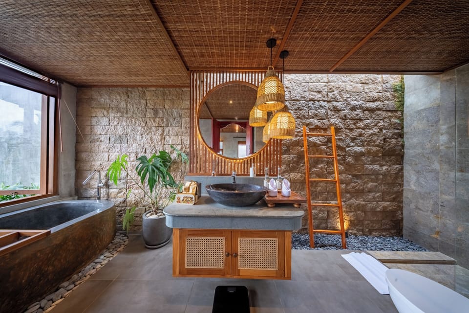 Villa, Pool View | Bathroom | Free toiletries, hair dryer, slippers, towels