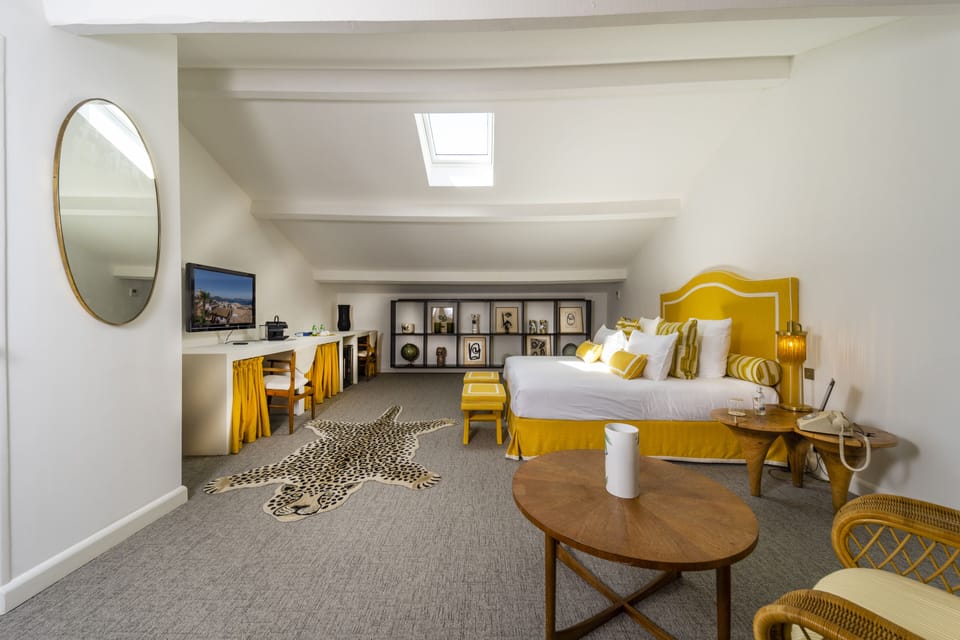 Junior Suite | Frette Italian sheets, premium bedding, pillowtop beds, minibar