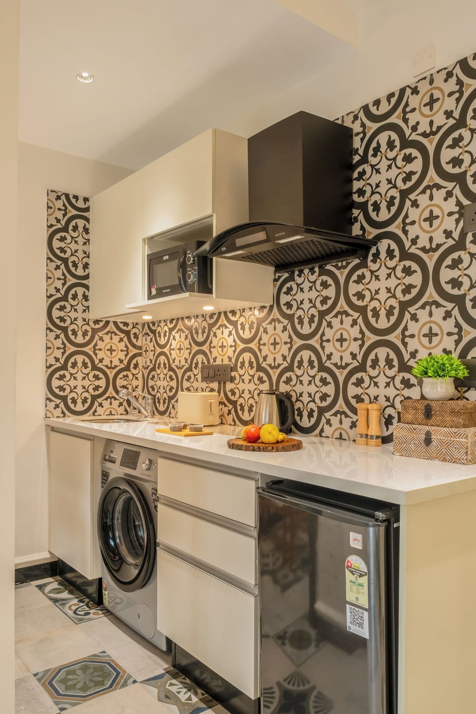 Apartment, 2 Bedrooms, Kitchenette, Beachside | Private kitchen | Fridge, microwave, electric kettle, cookware/dishes/utensils